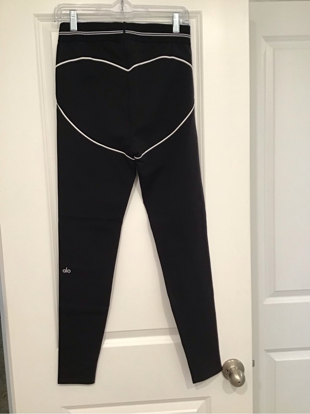 ALO Yoga Airbrush High-Waist Heart Throb Leggings - Picture 5 of 5